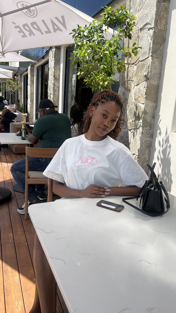 MZBNAN's tweet photo. Good morning ☀️

Please help me wish my daughter a  Happy 21st birthday 🎁 🎂☀️🍭🌼🥂🥳❤️02/02/2003 https://t.co/RG12dGWR82