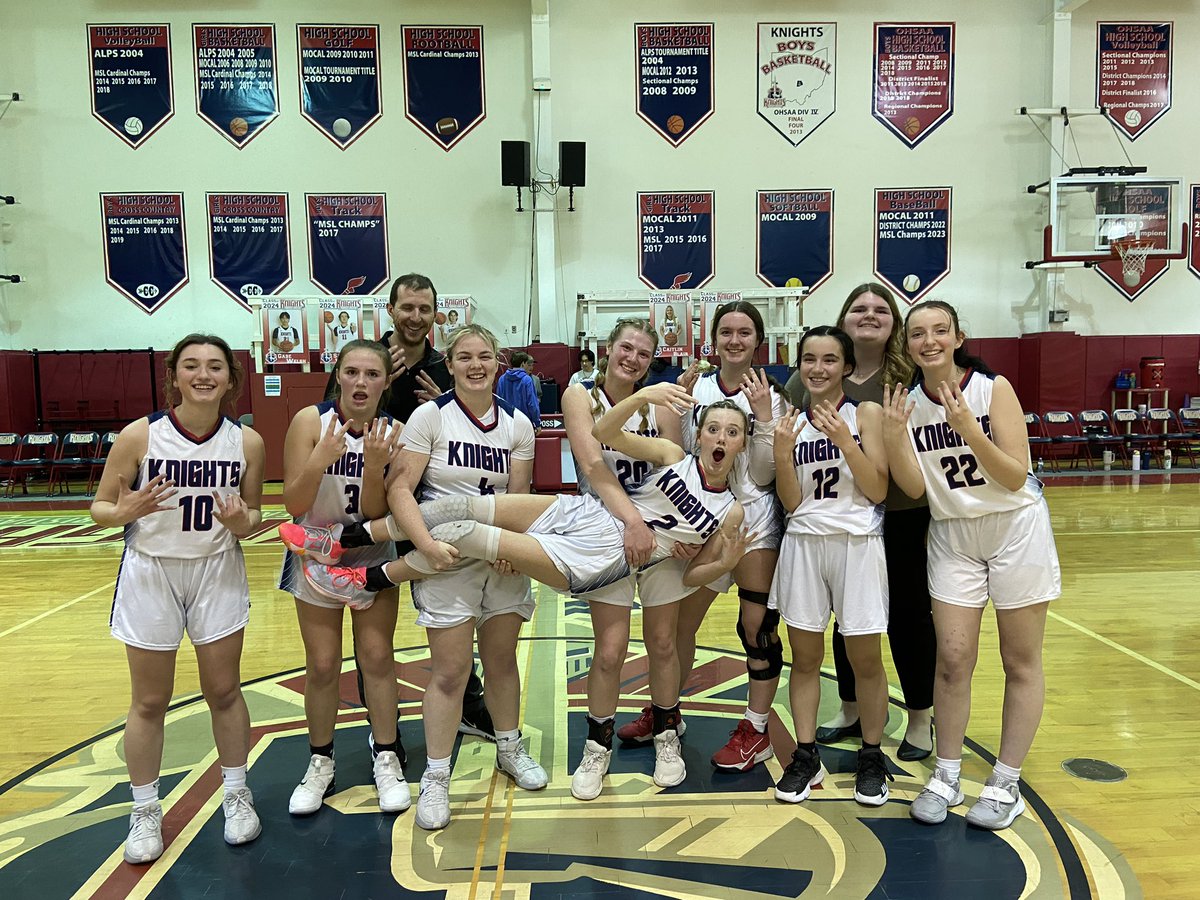 AshleyCash84's tweet photo. Great win tonight for the FCA Lady Knights!!! Congratulations to Nakayla for breaking the school record for most 3 pointers in a game with 7 and a career high 29 points!! Great scoring all around with Katy Smeltzer scoring 17 points, @caitlinblair04 13 points, &amp; Candice Welsh 11 https://t.co/JtpgqcXFxd