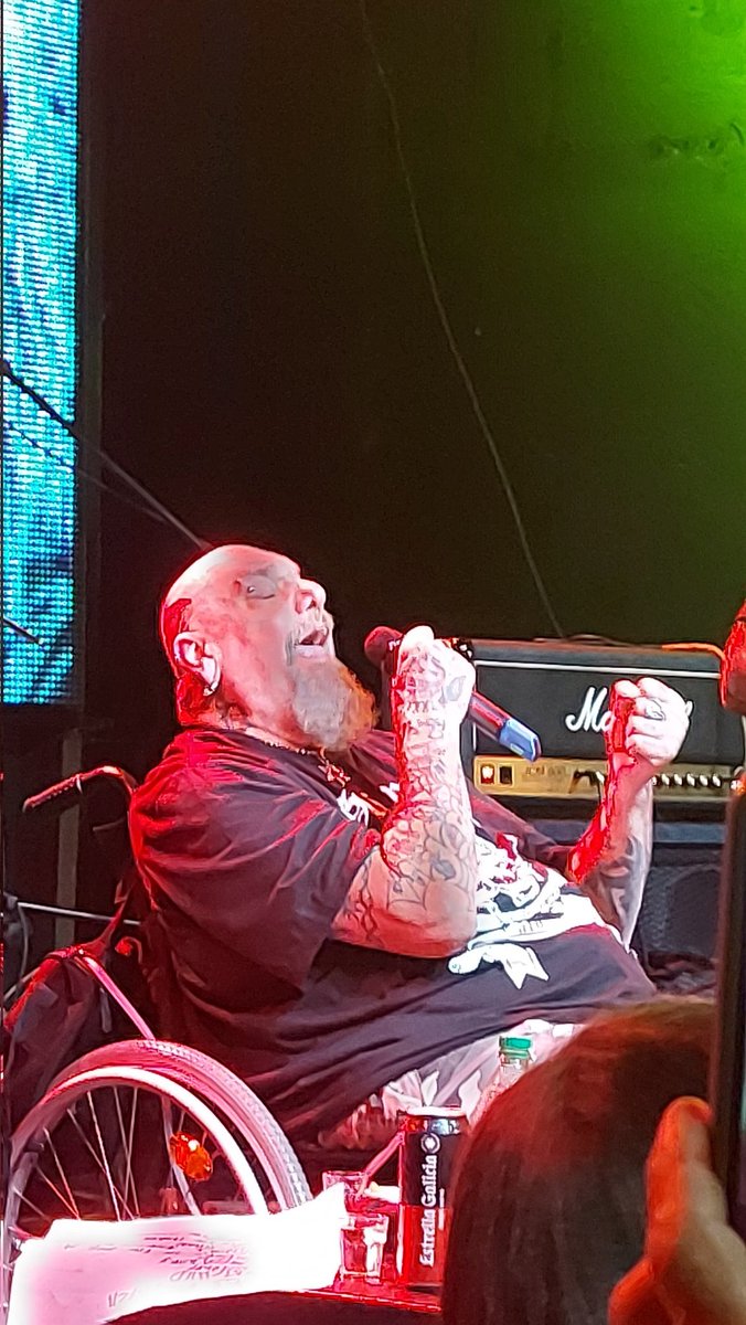 Paul Di'Anno dejó todo, no se guardó nada. Lo que debe de haber sido este tipo allá por el 80'. GIGANTE PAUL!!