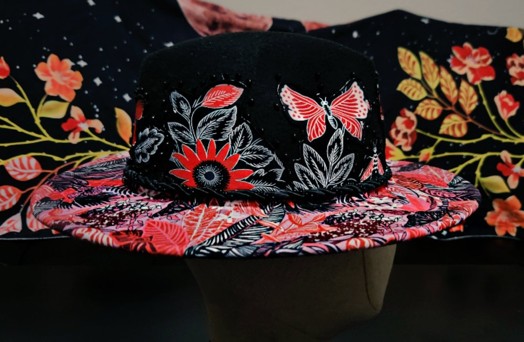 psychedelicatee's tweet image. Custom one of a kind handmade Tipper hat available now and ready to ship! 

threadzby7enty.etsy.com/listing/165642…