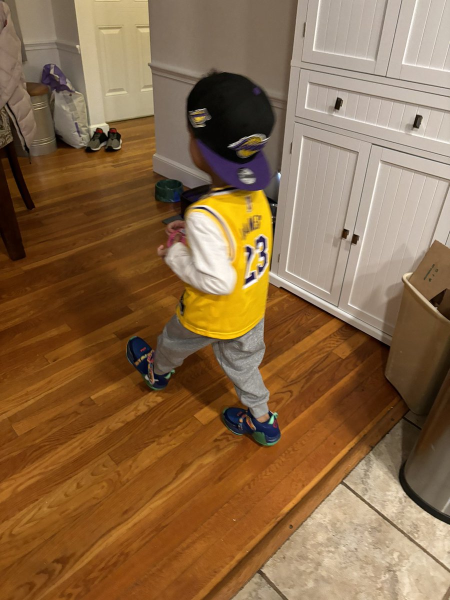 kymarshall18's tweet photo. @KingJames even though you couldn’t play tonight it made my sons night being able to see his favorite guy ! https://t.co/3G81f9Z91b