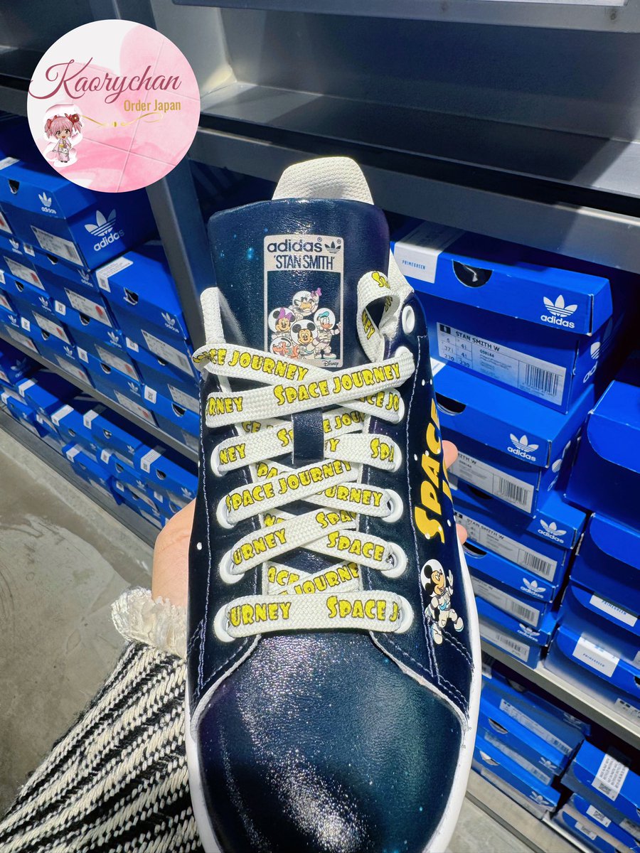 Adidas Mickey👟👟

    Một bộ sưu tập đặc biệt của Adidas kết hợp với nhân vật hoạt hình nổi tiếng Mickey Mouse. 💝💝
    🥰Đây là một dòng sản phẩm độc đáo kết hợp giữa phong cách thể thao và hình ảnh Mickey Mouse, tạo ra các sản phẩm thời trang độc