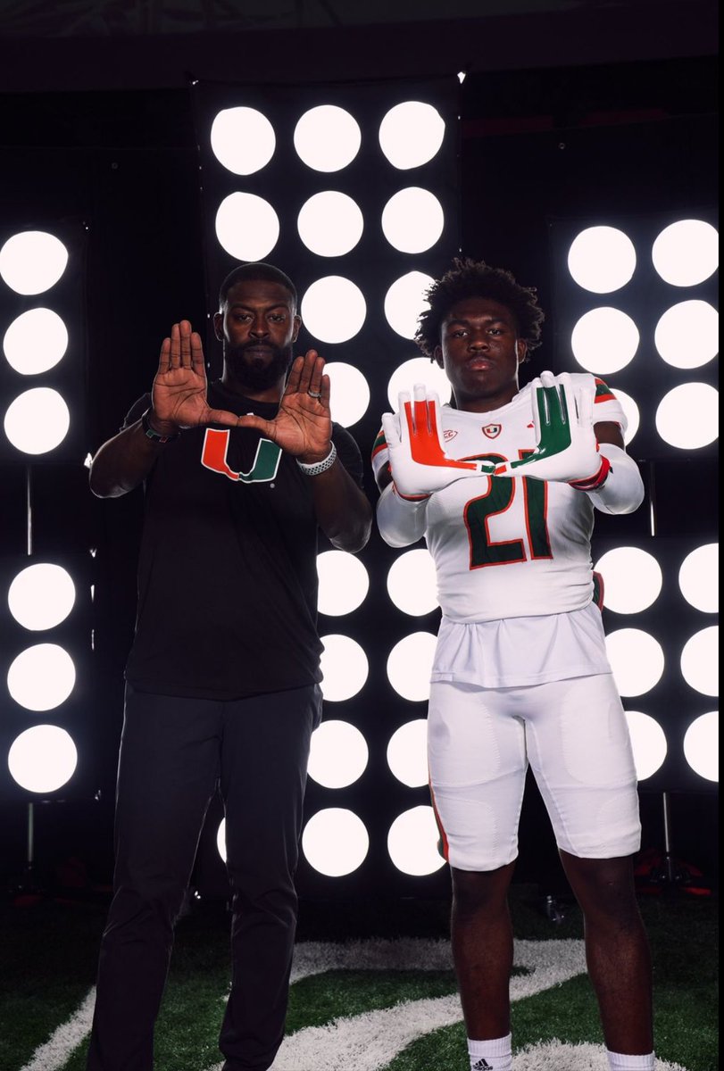Adde4's tweet image. Proud of you both! 😤🙌🏾🏈💪🏾🔥 That’s major agye!! Keep doing your thing nephew!! 👏🏾👏🏾 @Coach_Addae @isthatAgye21