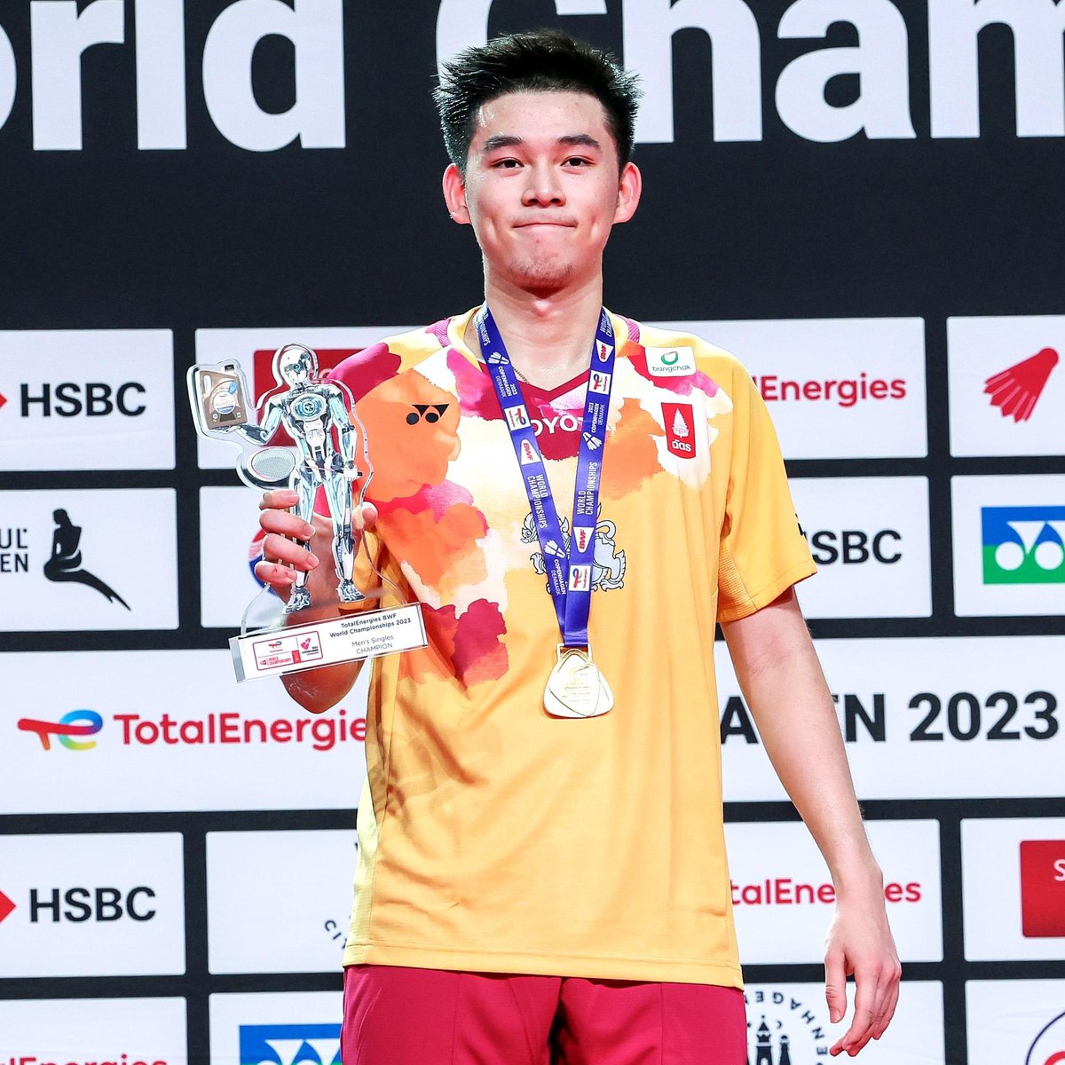 Skyboyz15's tweet image. แฟนคลับ .. ห้ามพลาด ‼️
✍🏻 “วิว” กุลวุฒิ วิทิตศานต์ มาแจกลายเซ็นในงาน &quot;ปริ้นเซส สิริวัณณวรี ไทยแลนด์ มาสเตอร์ส 2024&quot;
วันอาทิตย์ที่ 4 กุมภาพันธ์ 2567 
เวลา 11:30 - 12:00 น.
ที่บูธของ YONEX 🏟 อาคารนิมิบุตร สนามกีฬาแห่งชาติ 
#วิวกุลวุฒิ #PSTM2024
#YonexThailand 
#ThailandMasters2024