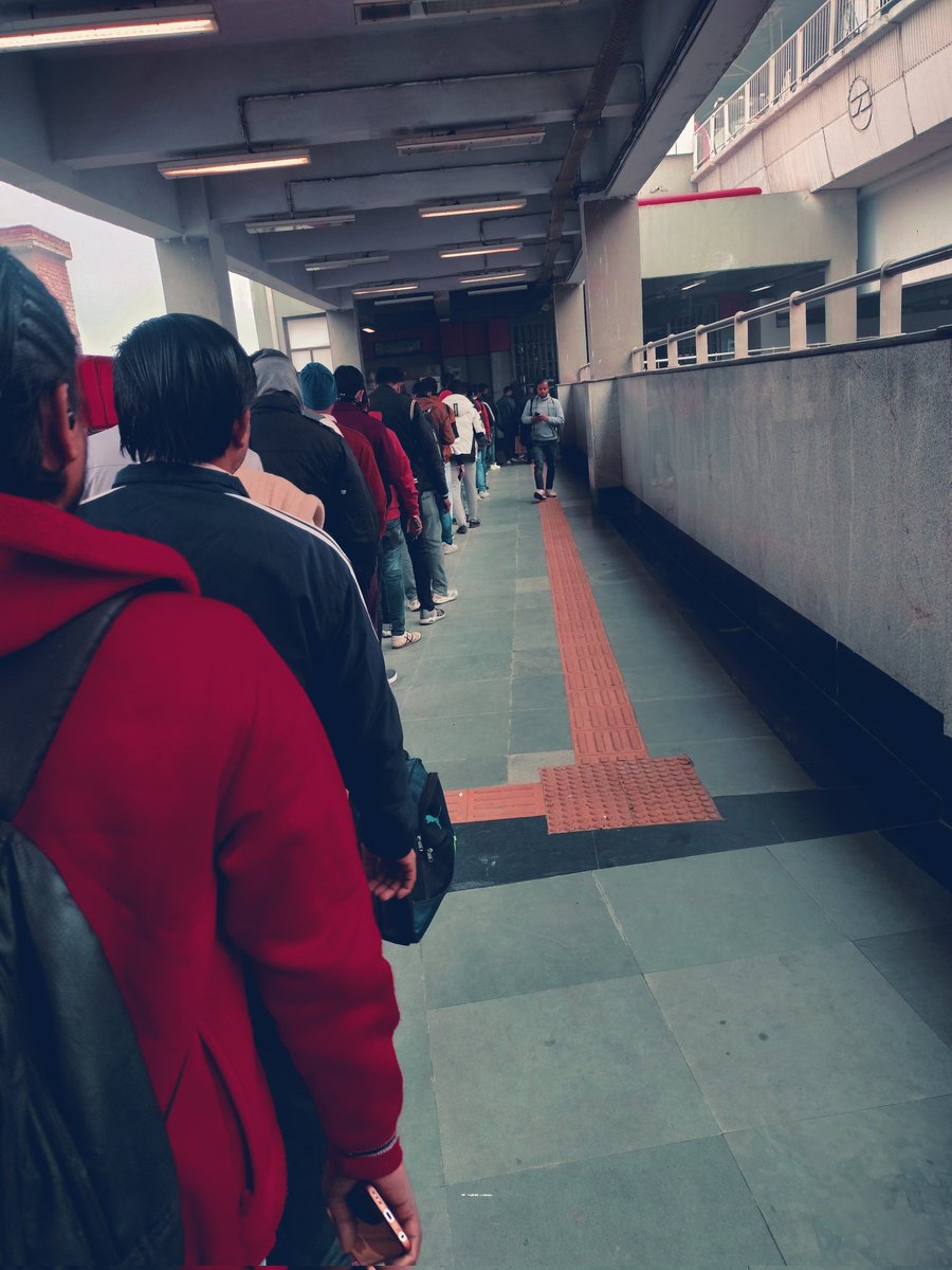 letsblowhistle's tweet photo. @OfficialDMRC there is a long queue daily at Johari Enclave Metro station. Causes delay &amp; inconvenience to commuters. Plz arrange one more scanning machine to resolve this issue. Thank you https://t.co/UiS0h7Btnz