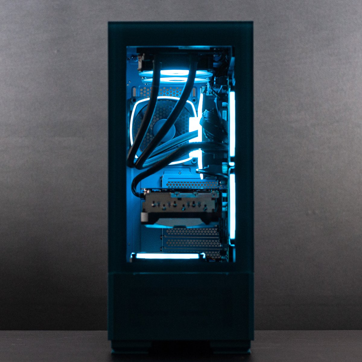 Evatech Custom PCs tweet media