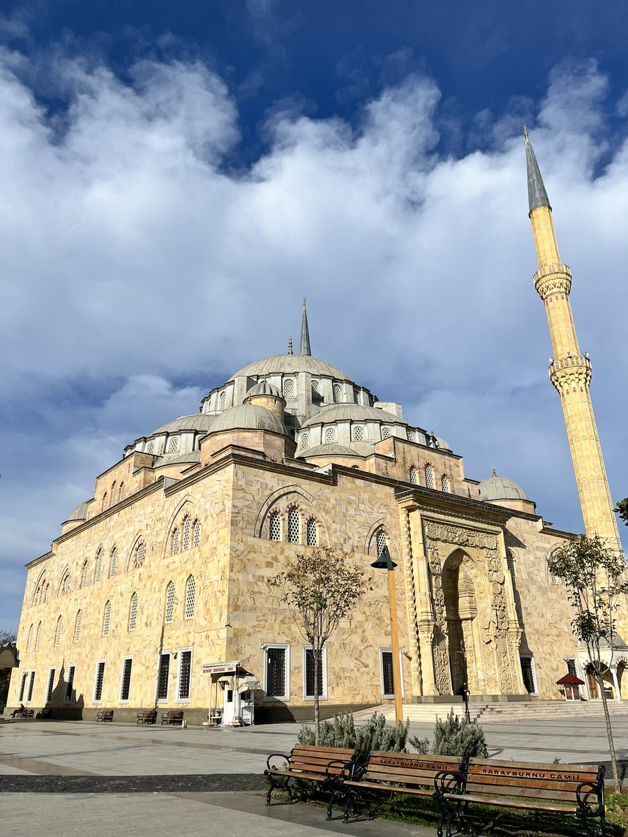 Rahman ve Rahim olan Allah’ın adıyla. Dualarımız kabul, ibadetlerimiz makbul, Cuma’mız mübarek olsun. Hayırlı cumalar… #ŞehrinSeninHerşeyin