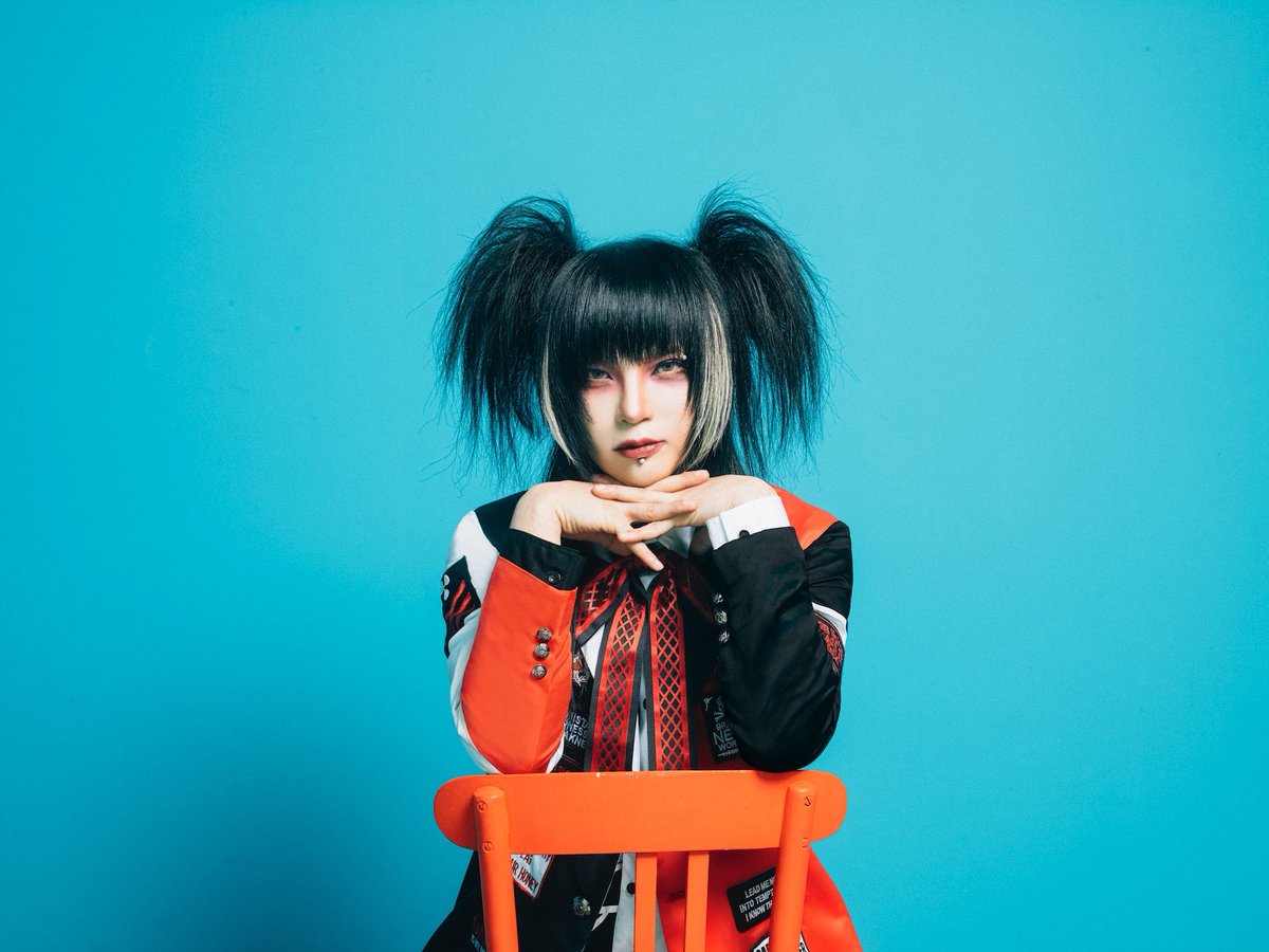 ツインテールの日 DEZERT (vocal) 千秋さん 最新アー写と過去アー写