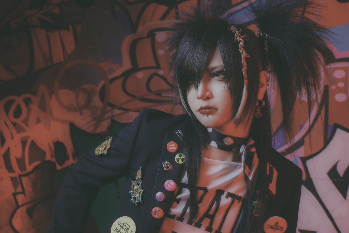 ツインテールの日 DEZERT (vocal) 千秋さん 最新アー写と過去アー写