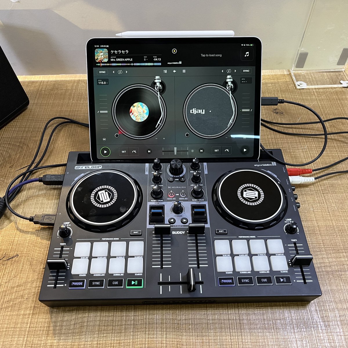 digilandch's tweet photo. 本日朝からdjayがApple Musicに対応したというニュースが入りました！！
iPhoneとiPadで早速試してみましたが、本当に使えました！！
djayのサブスク登録なしで使えるBUDDYが一気に神機になりましたね！！Ⓗ
急いでチェックしてレビューします！！ https://t.co/cFnXQvTjx6