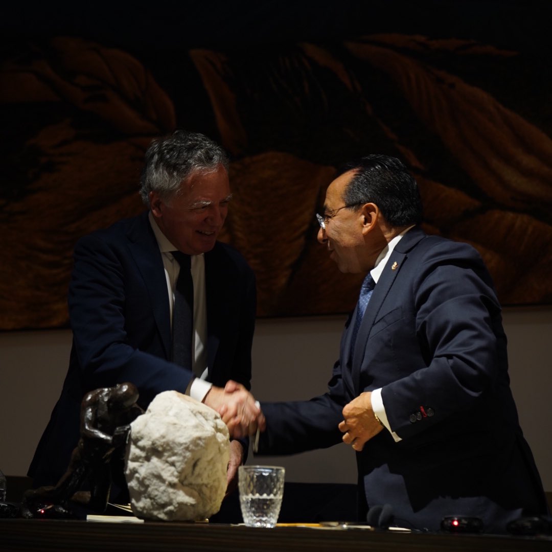 MagRafaelGuerra's tweet photo. El combate a la delincuencia organizada ha hermanado a Italia y México, colocando al mundo frente a un reto que no se puede asumir aislado, se debe trabajar como una comunidad global en su camino hacia la paz y la seguridad. https://t.co/JcAjcLMY1r