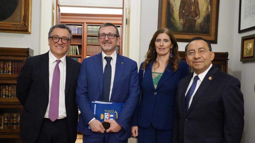MagRafaelGuerra's tweet photo. El combate a la delincuencia organizada ha hermanado a Italia y México, colocando al mundo frente a un reto que no se puede asumir aislado, se debe trabajar como una comunidad global en su camino hacia la paz y la seguridad. https://t.co/JcAjcLMY1r