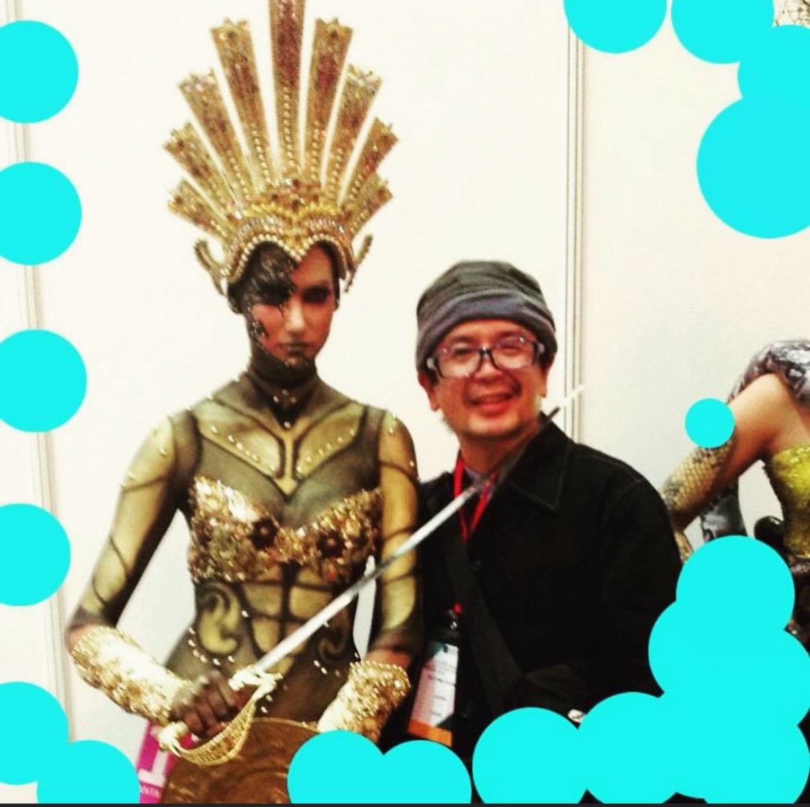 chan_tsuto's tweet photo. 私たちの仕事がピークに忙しい時に…
その話が来ました〜そう、今年、４年ぶりに、アジアの美容の大会が開かれるという…BIG NEWS！自分たちの手で、少しの、小さな、幸せ、喜びを作れることもあると目の前の人が喜んでくれて、
だから自分が次に嬉しくて．．#tplace #tieplace #生きてるだけで丸儲け https://t.co/aWGW03OByN