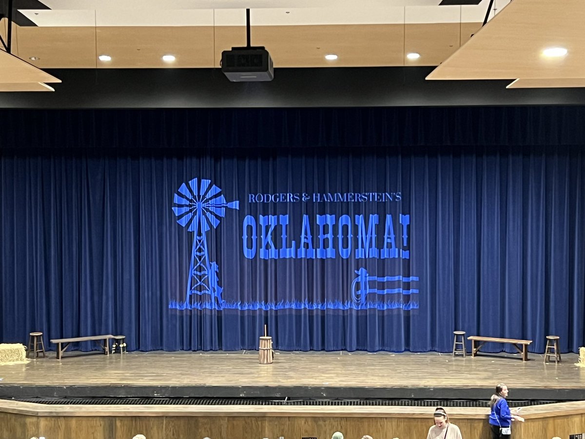 scucfinearts's tweet photo. Oklahoma opening night! Incredible work acting, singing, dancing, playing and conducting! And what an honor to have our new superintendent, Paige Meloni, in the house, with school board President Ed Finley and Secretary Belinda Evans. #SCUCTheatreActingUp #withthefringeontop https://t.co/utTR8kIg30