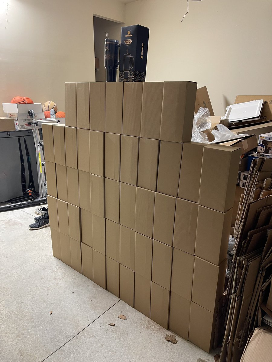 Over 50 Stanley’s for FREE

This method was the craziest thing you have ever seen

RT + Like and I’ll show you how these were gotten for free