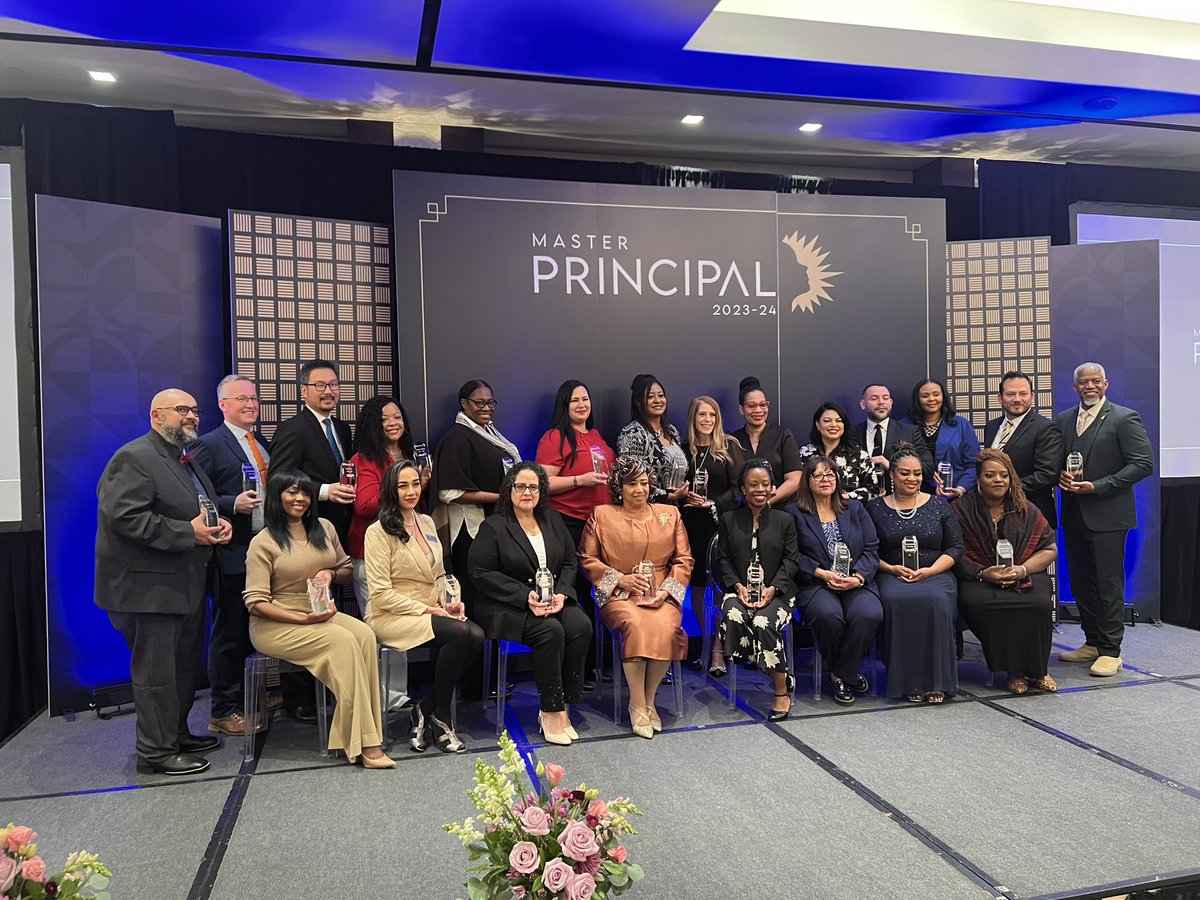 Kudos to our Dallas ISD Master Principals who are beautifully celebrated tonight! 👏🏾 Special shout out to our Region V Master Principals as they ALL represented us well! We’re so incredibly proud of you! 🥳