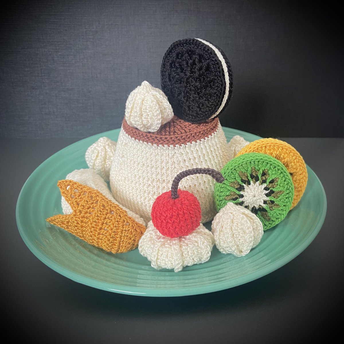 AlaKnitting's tweet photo. プリン・ア・ラ・モード
🍮✨
(2024年4月期新講座🍮です💁🏻♀️
詳しくはヴォーグ学園東京校さまHPへ)
#編み物 #crochet #プリン #プリンアラモード #puddingalamode #pudding #creamcaramel #blacksesameseedpudding
#pannacotta https://t.co/IuCvcuhWiu