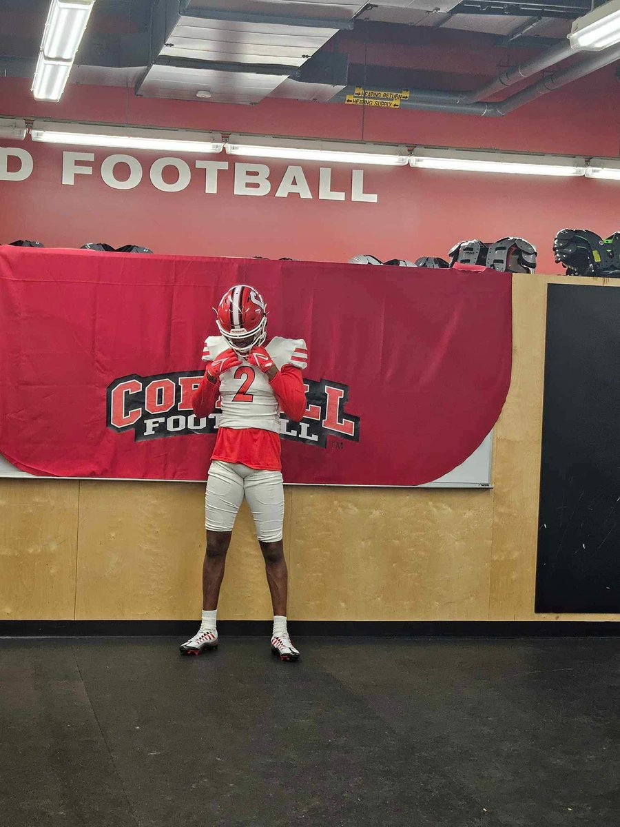 _IssacThomas_'s tweet image. I would like to take the time to thank all the schools that believed in me and gave me the opportunity to go and visit their institutions (Air Force, Navy, Cornell, Bucknell). I hope everyone respects my decision. @DaveCecchini @CoachTCalhoun @_CoachNew @DanSwanstrom @Beasley__F