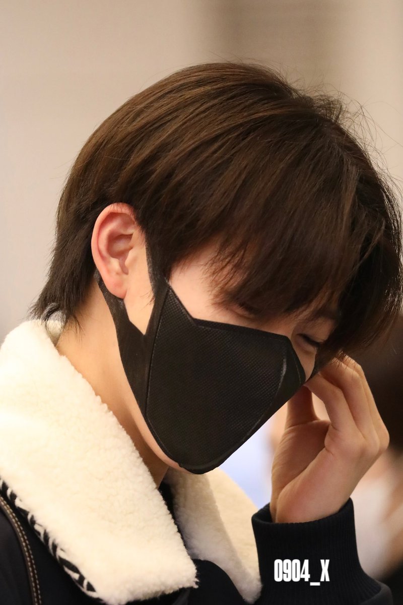 0904__X's tweet photo. 240201 GMP 🛫 HD

👂❤️‍🔥

#TREASURE #준규 #JUNKYU #트레저 https://t.co/A4qF4G6UOM