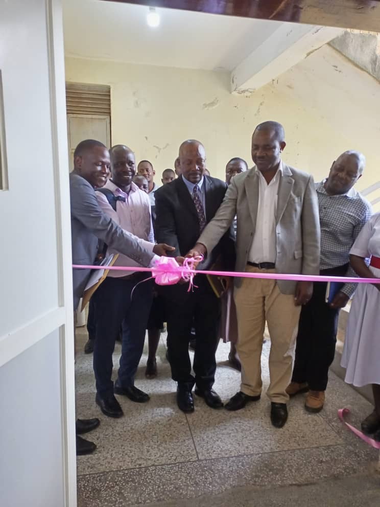 AdaraGroup's tweet photo. Welcome to Luwero Hospital’s expanded #newbornunit!
As our third #AdaraNewborn site, Luwero is part of our wider work to halve #newborn deaths & #stillbirths across 10 health facilities in #Uganda.
Learn more: https://t.co/SrFjYAfRDc https://t.co/Hi0JJcnwUU
