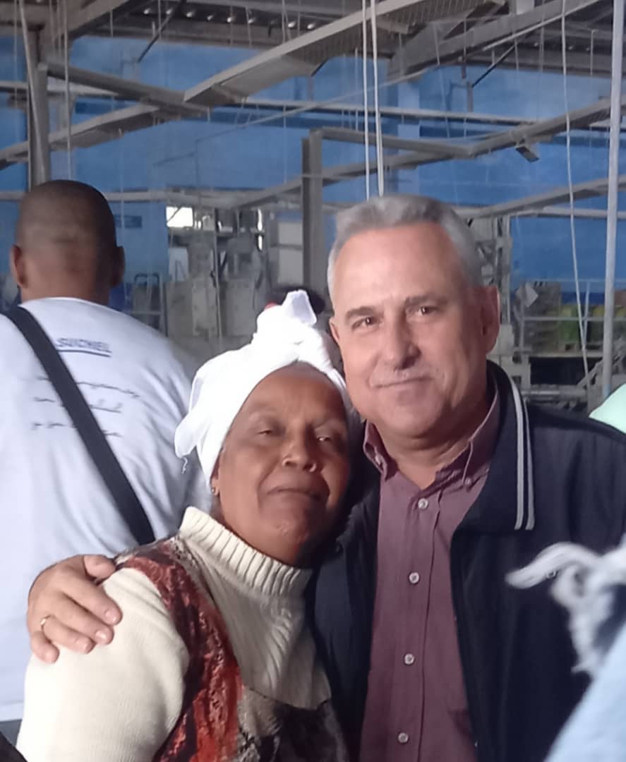EloylvarezMart1's tweet photo. Recorrimos entidades de #IndustriasCuba en #LaHabana, sostuvimos motivadores intercambios sobre las proyecciones de trabajo para reimpulsar la economía.
@osdegesime @GelectCuba
@MindusIndustria
#GenteQueSuma
@PresidenciaCuba
@GobiernoCuba
@DiazCanelB https://t.co/qii3aYADuq