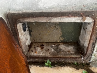 PMallavadhani's tweet photo. @hmwssbgmom05 @Hmwssbdgmchkgud @hmwssbmgrblngpl @MDHMWSSB @MutaJaisimha @dgmhmwssb @gmhmwssb Please clear the mainline ,due to chockage it is reversing into customer premises, following up since last one and half month,no proper action. Can#613242370 Token#5848 https://t.co/sZl6nrLe4n
