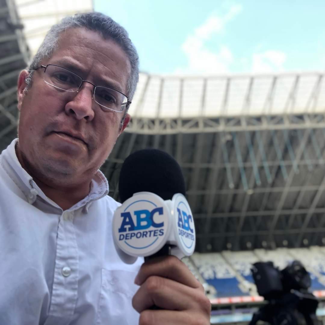 Un placer haber coincidido en muchas coberturas, siempre profesional,l gran amigo mejor persona, que las banqueteras no falten, "Yo a usted lo respeto señor" QEPD Erick Rodriguez duele tu partida