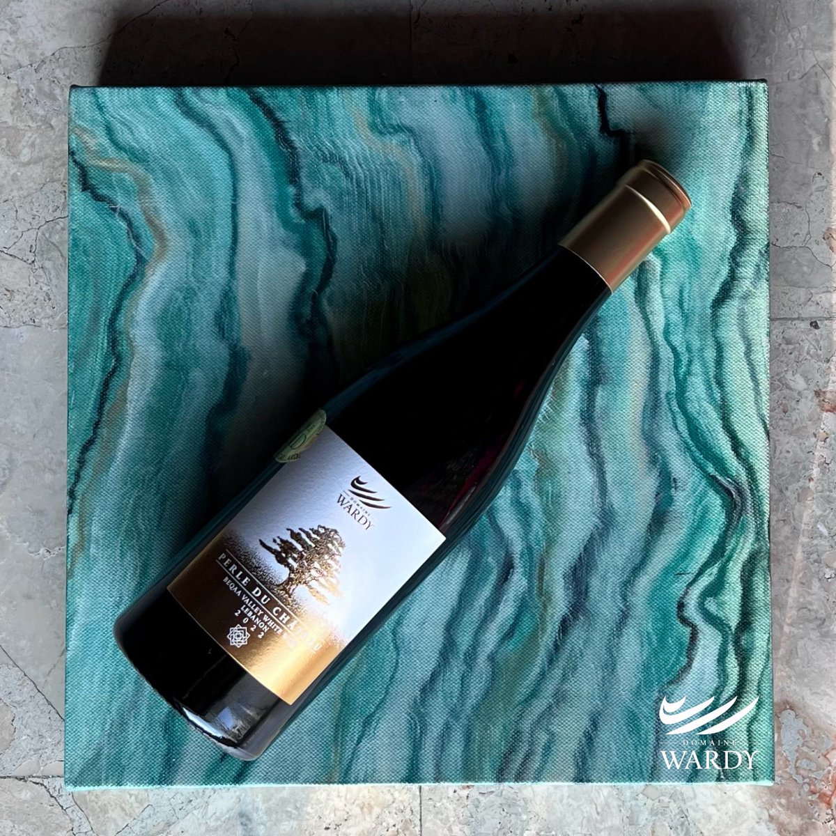 Perle du Chateau

#domainewardy #wine #whitewine #chardonnayblend #vegan #veganwine #awardwinning #awardwinningwine #sustainable #sustainablewine #lebanesewine #winesoflebanon #lebanesewineries #finewine #premiumwine #zahle #beqaa #lebanon #familybusiness #cheers #tromploeil