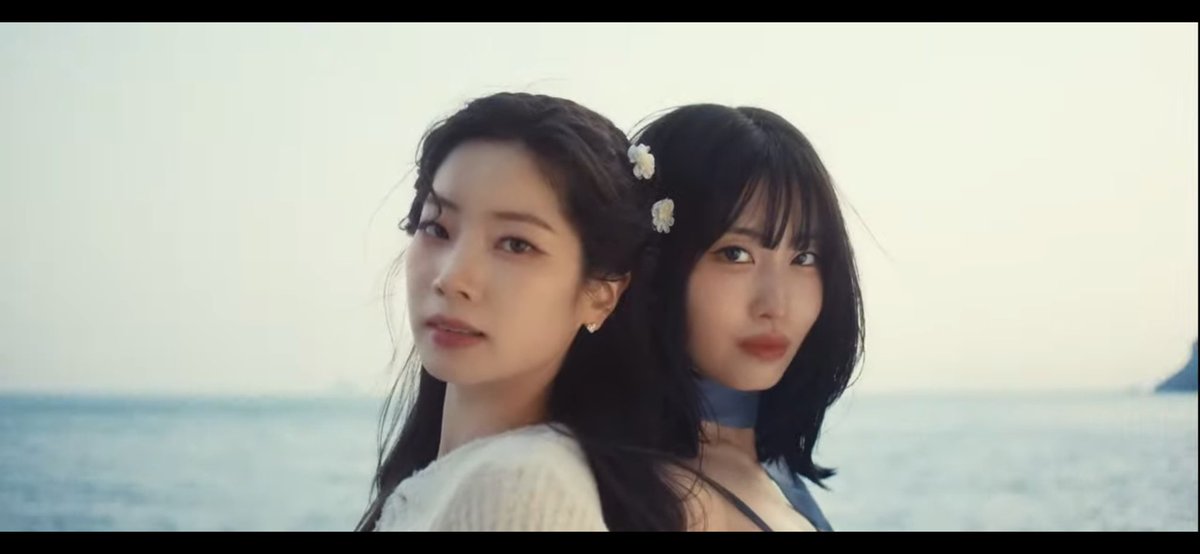 angelucabial's tweet photo. GIRLLLLLLLLLL????????? 

I GOT YOU MV OUT TODAY
#TWICE #IGOTYOU
@JYPETWIC https://t.co/DPTxRr5wLc