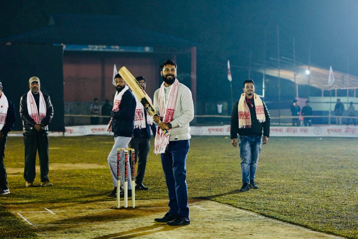 Utpal_Assam's tweet photo. কালি ইং ০১/০২/২০২৪ তাৰিখে ধূপধৰা আঞ্চলিক ছাত্ৰ সন্থাৰ উদ্যোগত অনুষ্ঠিত হোৱা দিবা-নৈশ ক্ৰিকেট প্ৰতিযোগিতাখনৰ উদ্বোধক হিচাপে উপস্থিত থাকো। কেইবাবছৰ বিৰতিৰ পিছত ধূপধৰা আঞ্চলিক ছাত্ৰ সন্থাই ইমান সুন্দৰভাৱে আয়োজন কৰা প্ৰতিযোগিতাখনে অঞ্চলটোৰ ক্ৰীড়াৰ ক্ষেত্ৰত যথেষ্টখিনি অৰিহণা যোগাব। https://t.co/hnC2Oc711q