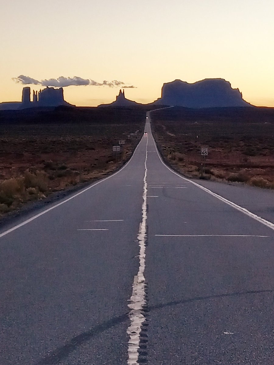 Modest_Potist's tweet photo. Forrest Gump hill, Arizona. Or it might be in Utah, I don't remember and refuse to look it up. https://t.co/MRkeeaSpSb