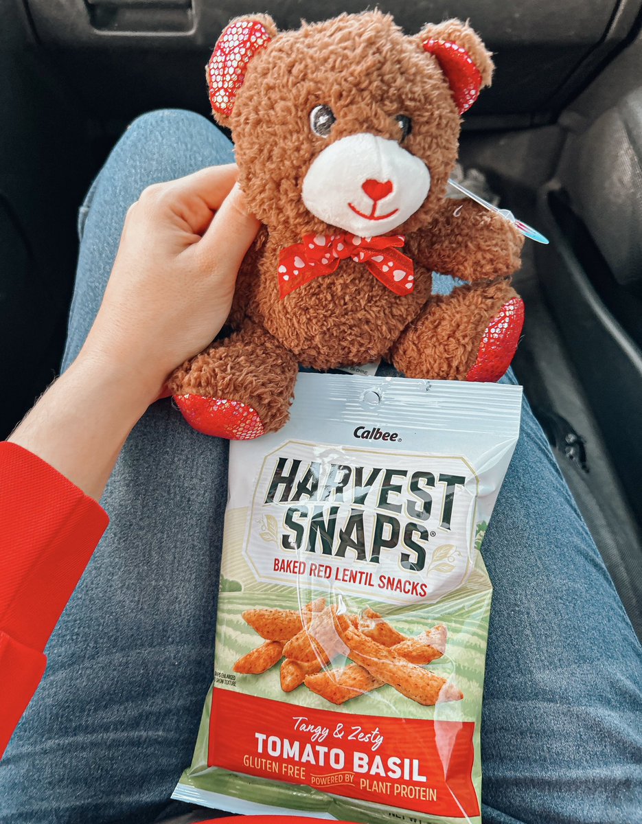 EmilyRe73056068's tweet photo. Not babe making me tear up in the car tonight when he asked me to be his valentine🥹🤭🥰❤️❤️ https://t.co/qsvbM5dh8I