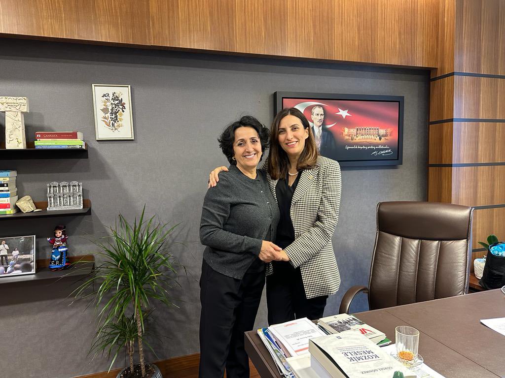 RizvanogluEvrim's tweet photo. Bu hafta biricik annem ve babam TBMM’de beni ziyarete geldi. Büyüklerimiz iyi ki varlar, Allah onları başımızdan eksik etmesin🧿 https://t.co/IPNKluFtWX