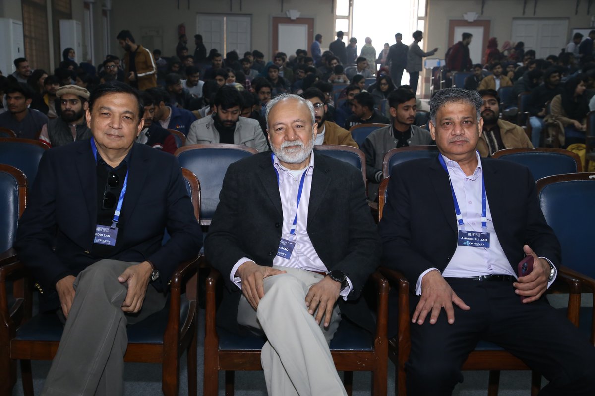 FFCL1978's tweet photo. Glimpses from FFC Catalyst Management Trainees Recruitment Drive Session Held at UET Lahore on 29th Jan 2024 https://t.co/4ICzUa5jKx