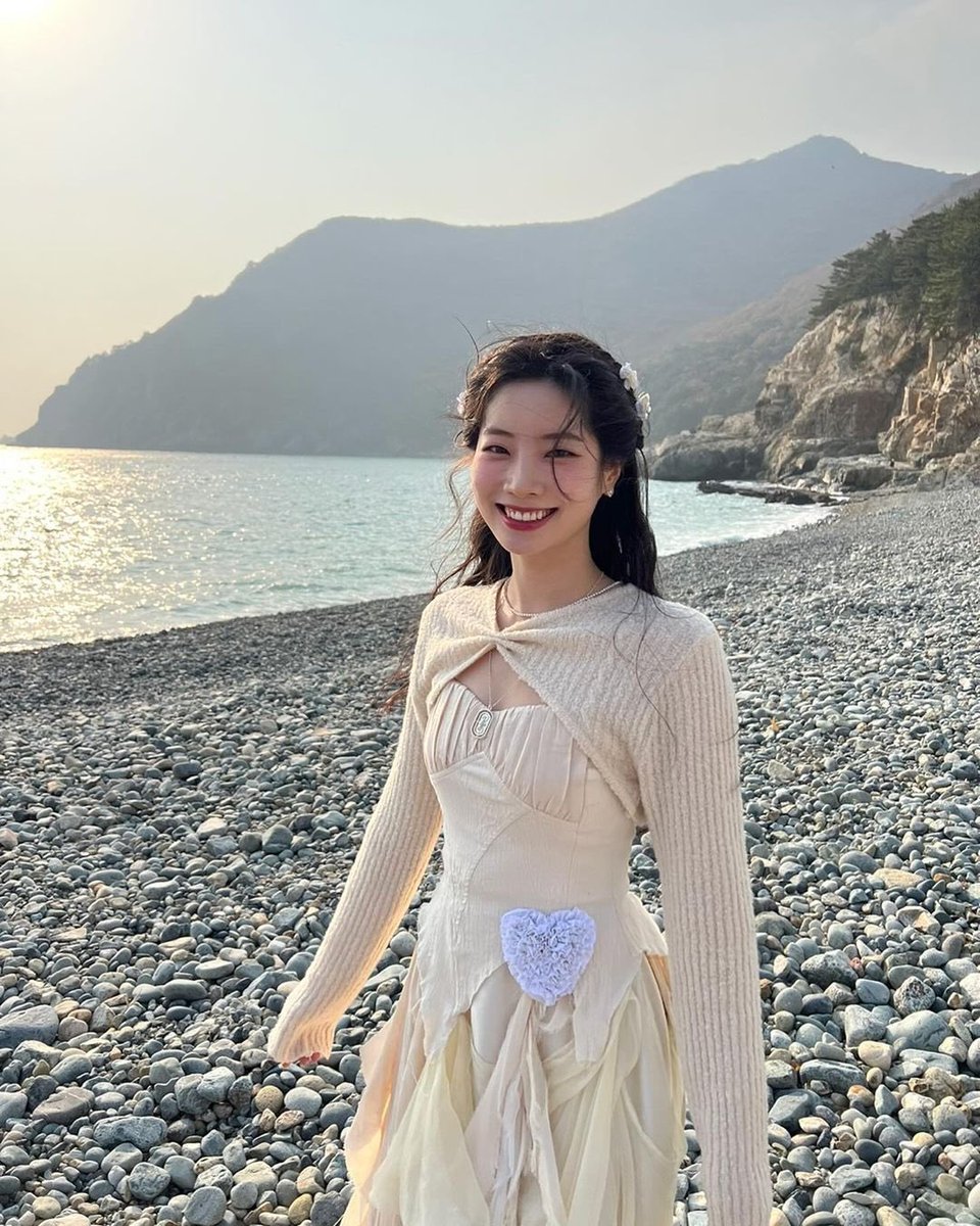 archivedkdh's tweet image. dahyun has the prettiest smile