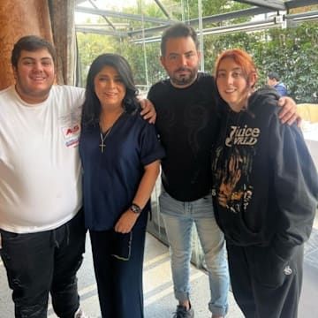 MarthaE_Ruffo's tweet photo. UNA MADRE
Siempre pensará en sus hijos, día y noche,no importa si están o no con ella,una madre es madre para siempre 🥰 @victoriaruffo31 @joseedu92 #vickyta , #anuar ❤️😍🫶😘💝✨ https://t.co/qxEXriAVKN
