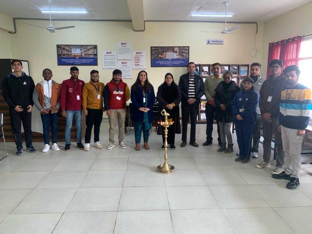 KnowledgeResou5's tweet image. The event '𝐃𝐈𝐒𝐏𝐋𝐀𝐘 𝐎𝐅 𝐍𝐄𝐕𝐄𝐑 𝐔𝐒𝐄𝐃 𝐁𝐎𝐎𝐊𝐒' at E2 Library, titled '𝐄𝐕𝐄𝐑𝐘 𝐁𝐎𝐎𝐊 𝐈𝐓𝐒 𝐑𝐄𝐀𝐃𝐄𝐑,' witnessed the enthusiastic participation of 𝟲𝟬 𝘀𝘁𝘂𝗱𝗲𝗻𝘁𝘀 and 𝟳 𝗳𝗮𝗰𝘂𝗹𝘁𝘆 𝗺𝗲𝗺𝗯𝗲𝗿𝘀.
#bookdisplay #everybookitsreader #KRC #CU