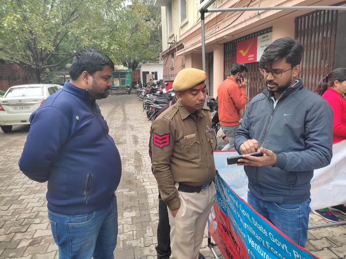 cpmgdelhi's tweet photo. On the occasion of the 140th anniversary of Postal Life Insurance, PLI Camps organized at different locations of Delhi
#PLIDay
#insurancehotohpostalho
@AshwiniVaishnaw @devusinh @IndiaPostOffice @PIB_India @HSVB2047 @DDNewslive @airnewsalerts https://t.co/eyqVnTF7OR