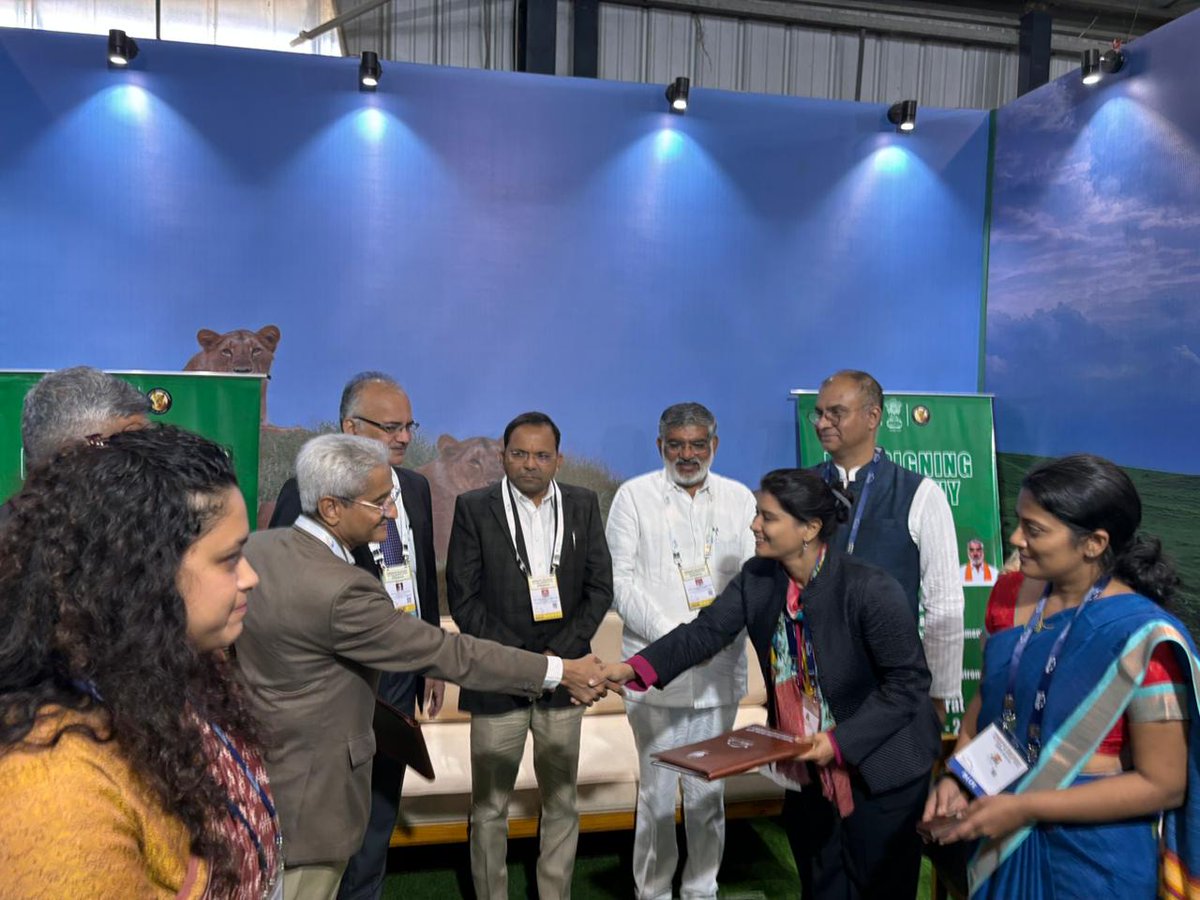 JPAL_SA's tweet photo. 📢Excited to begin the next phase of our partnership with the @GPCB_HO and the @GovOfGujarat under SARWA, in the presence of the honorable shri @mulubhaibera and shri @mukeshpatelmla.
About SARWA: https://t.co/JMS9nlmSqs #CleanAirWater https://t.co/SncgT9BcwF