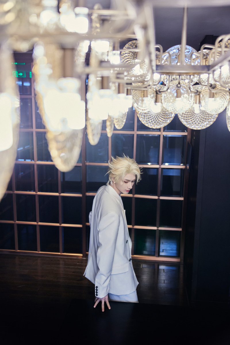 아니 미친 얘들아 이게 뭐야 ??????????????????
문준휘 뭐야 ??????????????????????
나 처음에 캐릭터인 줄 알앟ㅆ어 너무 깜짝 놀랐어