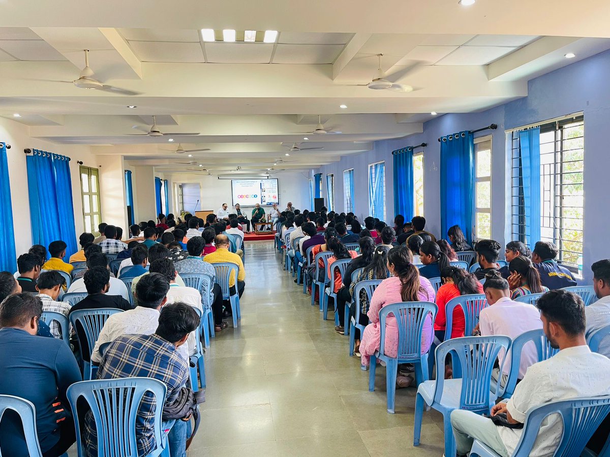 GoaTechGTA's tweet photo. Campus Bytes - Ep 2, held on 31st Jan at MES's Vasant Joshi College of Arts &amp; Commerce, Zuarinagar-Goa @mes_arts with the Department of Computer Application.
#gta #mesgoa #campusbytes #academia #students #empower #bridgethegap https://t.co/IkXhjtgVGy