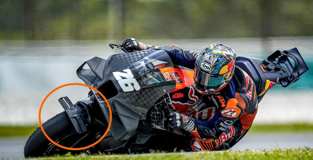 Que a la Ktm de @MotoGP le han puesto una pollada de alerón guarda barros delantero por ahí no paso tío inconcebible!!!!

#SepangShakedown #SepangTest