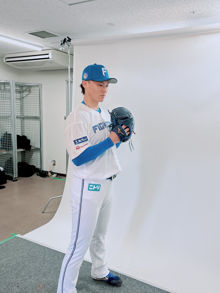 宣材撮影の合間に📸 #山﨑福也 投手と #谷口雄也 さん😍 #lovefighters