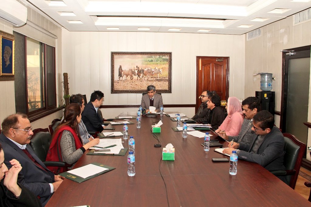 ggwoasieq11's tweet photo. A delegation from UN-Habitat Korea visited the P&amp;D Board.

Chairman P&amp;D Board, Mr. Iftikhar Ali Sahoo, met with UN Habitat Chief Technical Advisor (Climate Change &amp; HPM (OIC), Mr. Jonghyo Jay Nam.1/3
@UNHABITAT @ClimateChangePK @GovtofPunjabPK @cmopunjabpk 
@UNHabitatPK https://t.co/1qzTcv78UP