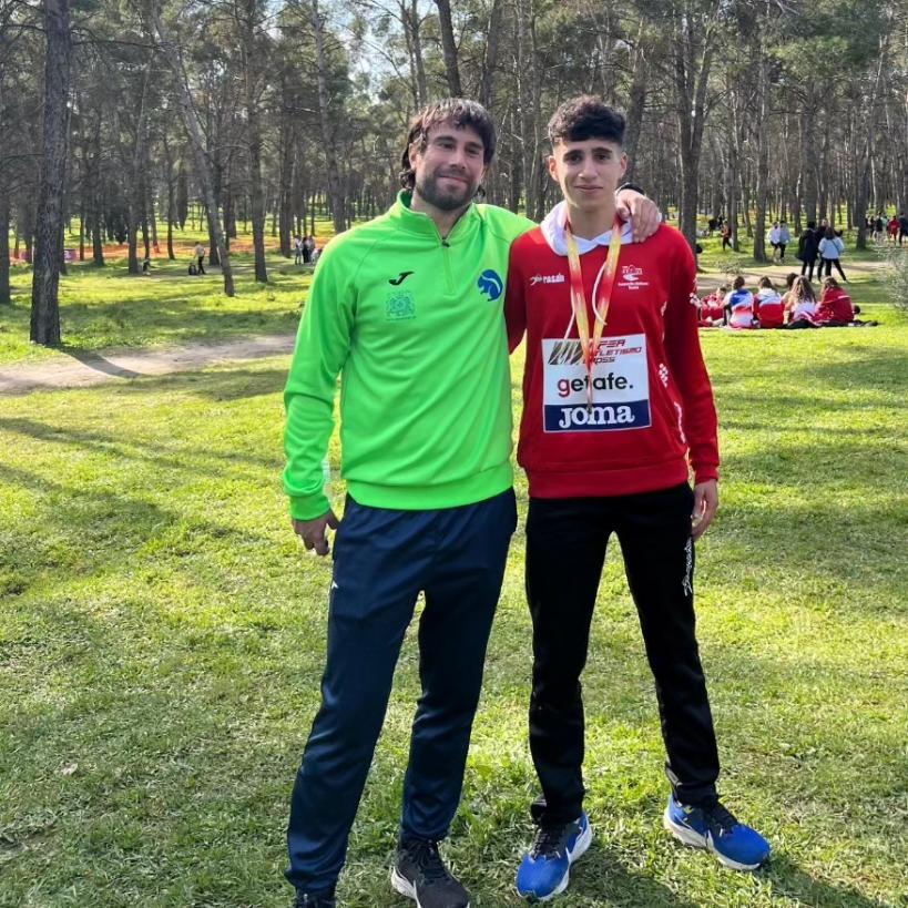 vicendurance_es's tweet photo. Este fin de semana disfrutamos con 9 atletas de nuestro grupo en el Campeonato de 🇪🇦 de Campo a Través, con representación en todas las categorías desde Sub16 hasta Absoluto. Muy contento con la actuación de todos ell@s, con 4 atletas en el top20. Vamos a por la pista cubierta. https://t.co/oAXP3aMliT