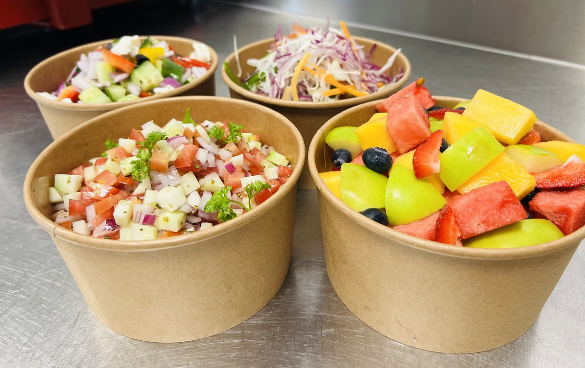 Chefrungi's tweet image. Fresh salads for a fresh start🥰.. 
Happy new month! 
#FreshAndFast #HealthyEating #HappyNewMonth #chefrungi