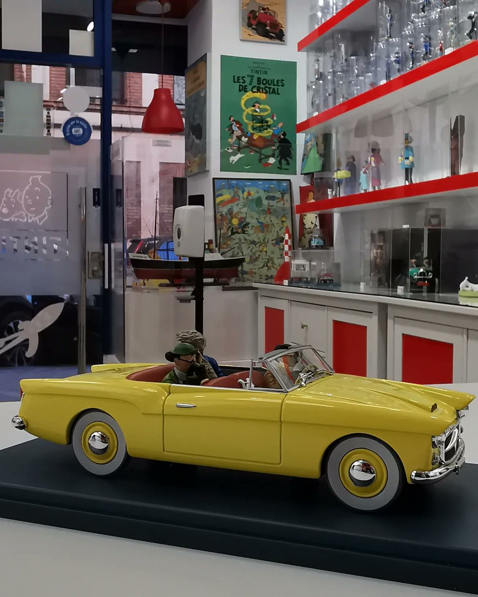 flordechamberi's tweet photo. 📍Donoso Cortés, 20, Madrid
💻 https://t.co/QzIWZKewun

Coche escala 1/24 - El Cabriolet de los Bordurios - El Asunto Tornasol

#tintin #madrid #españa #tintinmadrid #tintinfans #tintincomics #figuras #regalos #lesaventuresdetintin #lasaventurasdetintin #theadventuresoftintin https://t.co/bkts3Dc9VO
