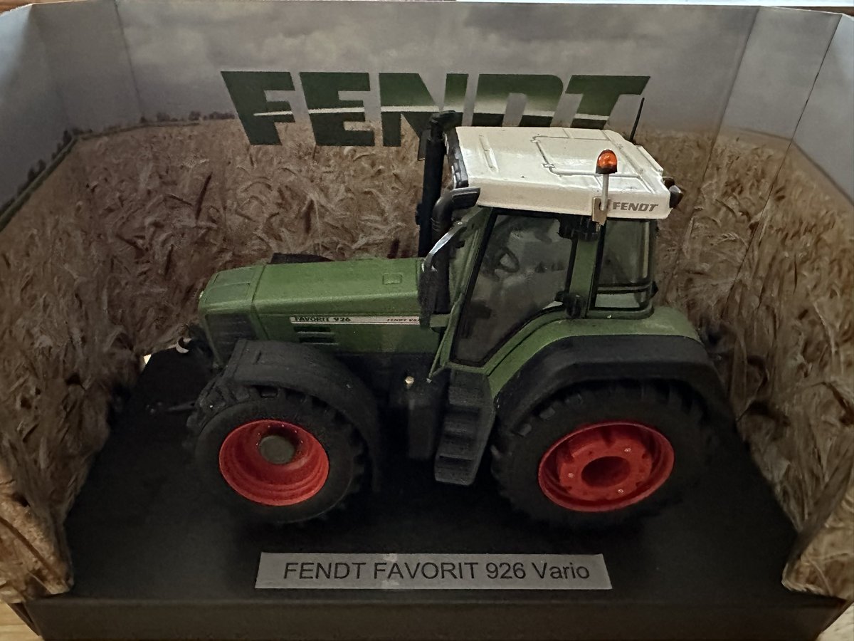 €90 and an excellent service by ModelMania in Cork. #fendt #fendt926