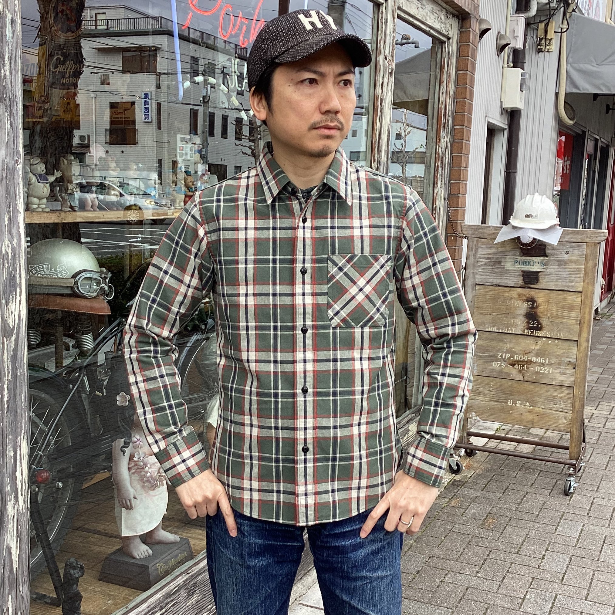 美品 nexus7 x poggy バーバリーコート再構築羽織ジャケット 玉虫 上杉柊平や白石麻衣などのセレブリティが、バーバリーのトレンチ