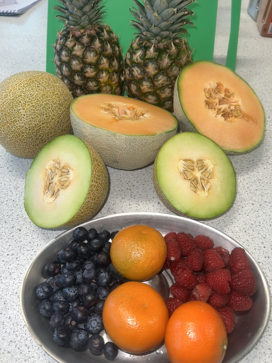 MrsOrwinPE's tweet photo. Free Fruit Friday is back!!! 🙌🏻@AstreaDearne scholars are loving it ❤️😁 https://t.co/uObeMnouFl